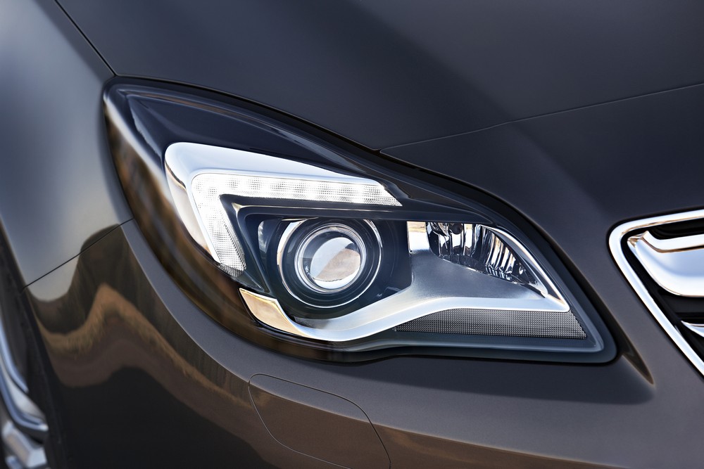 Opel Insignia 2014 — exterior, bi-xenon